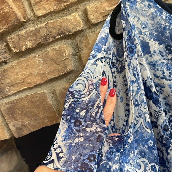 Db Established 1962 blue and white cold shoulder dress.  size 16 - Picture 4 of 9